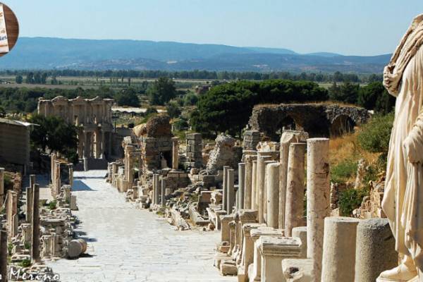 Éfesos, ciudad de templos sagrados y cultura