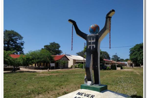 Isla Kunta Kinteh Memorial de la Esclavitud Gambia
