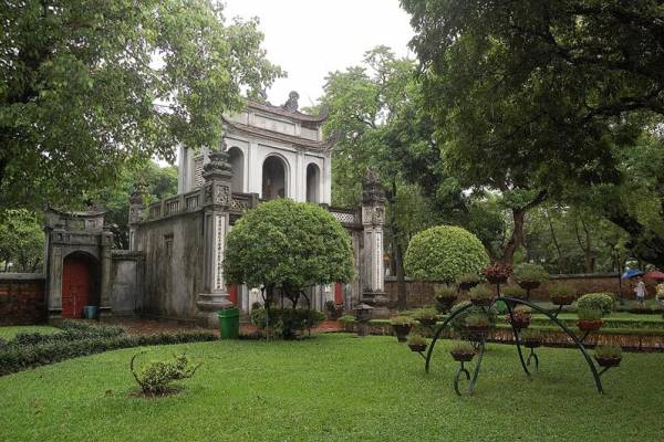 Bajo la lluvia de Hanoi