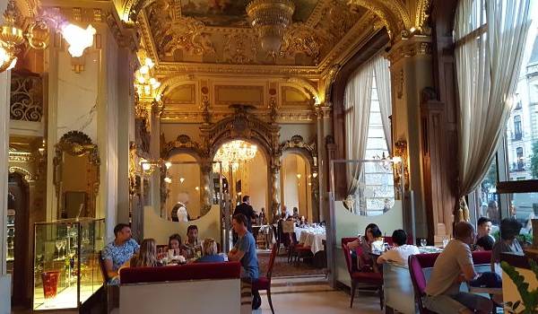 El café más bonito del Mundo está en Budapest